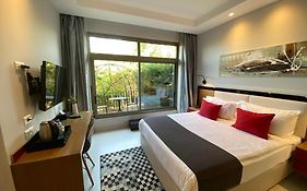 The Ray Hotel And Studios